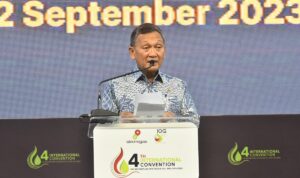 arsip-berita-menteri-esdm-tegaskan-gas-jembatani-proses-transisi-energi-bersih-vqo8p25 (1)