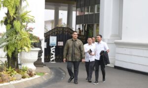 4437Menpora-Dito-Hadiri-Sidang-Kabinet-Paripurna-Bahas-Kondisi-Perekonomian-Terkini (1)