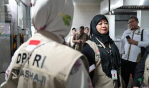 Anggota_Timwas_Haji_DPR__Endang_Maria_Astuti_saat_melakukan_inspeksi_ke_salah_satu_rekanan_perusahaa20240609092219