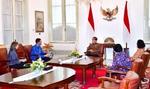 Presiden-Jokowi-Terima-Delegasi-Menteri-Iklim-dan-Lingkungan-Hidup-Norwegia-di-Istana-Merdeka-300x200
