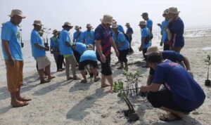 dukung-ekonomi-biru-kkp-perkuat-sdm-untuk-keberlanjutan-terumbu-karang-dan-mangrove (1)