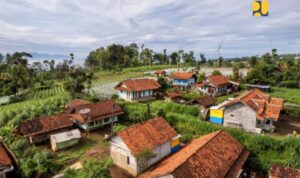 penanganan-kemiskinan-ekstrem-tahun-2020-2023-bantuan-layanan-air-minum-dan-sanitasi-kementerian-pupr-capai-14798-desa-5-8-24 bantuan air minum sanitasi_1