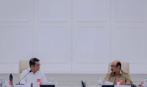 Menteri Ekonomi Kreatif_Kepala Badan Ekonomi Kreatif (MenEkraf_KaBekraf) Teuku Riefky Harsya saat bertemu dengan Menteri PPN_Kepala Bappenas Rachmat Pambudy di kantor Kementerian PPN_Bappenas
