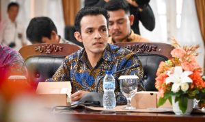 Anggota_Baleg_DPR_RI_Gamal_Albinsaid__saat_mengikuti_Sosialisasi_Prolegnas_tersebut_di_Auditorium_Pe20241223082820 (1)