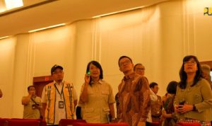 wamen-diana-dampingi-menlu-sugiono-tinjau-persiapan-revitalisasi-gedung-merdeka-WhatsApp Image 2025-01-14 at 16.13.16