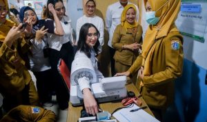 CAPTION Menpar Program Cek Kesehatan Gratis (1)