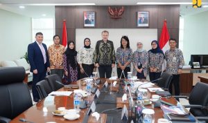 wamen-diana-bahas-potensi-kerja-sama-dengan-islamic-development-bank-di-bidang-irigasi-jalan-daerah-air-bersih-dan-sanitasi-91e0fff6-c6ea-4885-814f-f7086f9380cf