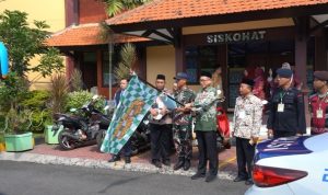 Jemaah haji yang diberangkatkan ke Surabaya.