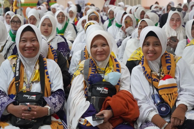 Jemaah haji yang akan berangkat ke tanah suci.