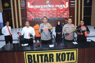 Konferensi pers di Mapolres Blitar Kota, Senin (12/5/2025).