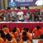 Konferensi pers yang digelar oleh Polda Jatim.