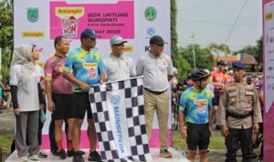 Kapolda Jatim Irjen Nanang Avianto secara resmi melepas keberangkatan peserta ajang Antangin Bromo KOM 2025.