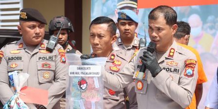 Konferensi pers yang digelar Polres Probolinggo Kota.