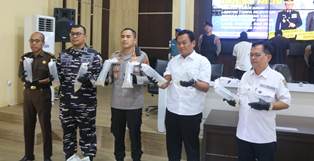 Konferensi pers yang digelar oleh Polres Pacitan.
