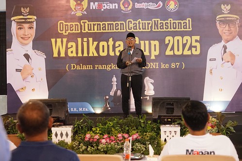 Wakil Wali Kota Kediri, Qowimuddin Thoha, secara resmi membuka Open Turnamen Catur Nasional Walikota Cup 2025.