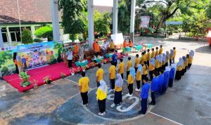 Wakil Wali Kota Kediri, Qowimuddin, melantik Tim SPAB SMP Negeri 6 Kediri.