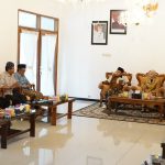Wali Kota Kediri, Vinanda Prameswati, menerima kunjungan sejumlah ulama terkemuka Jawa Timur di Rumah Dinas Wali Kota.