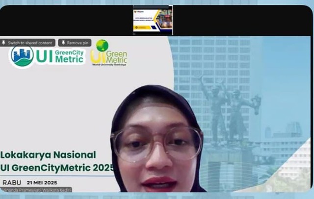 Wali Kota Kediri, Vinanda Prameswati, menjadi salah satu pembicara dalam Lokakarya Nasional UI Green City Metric yang digelar secara virtual.