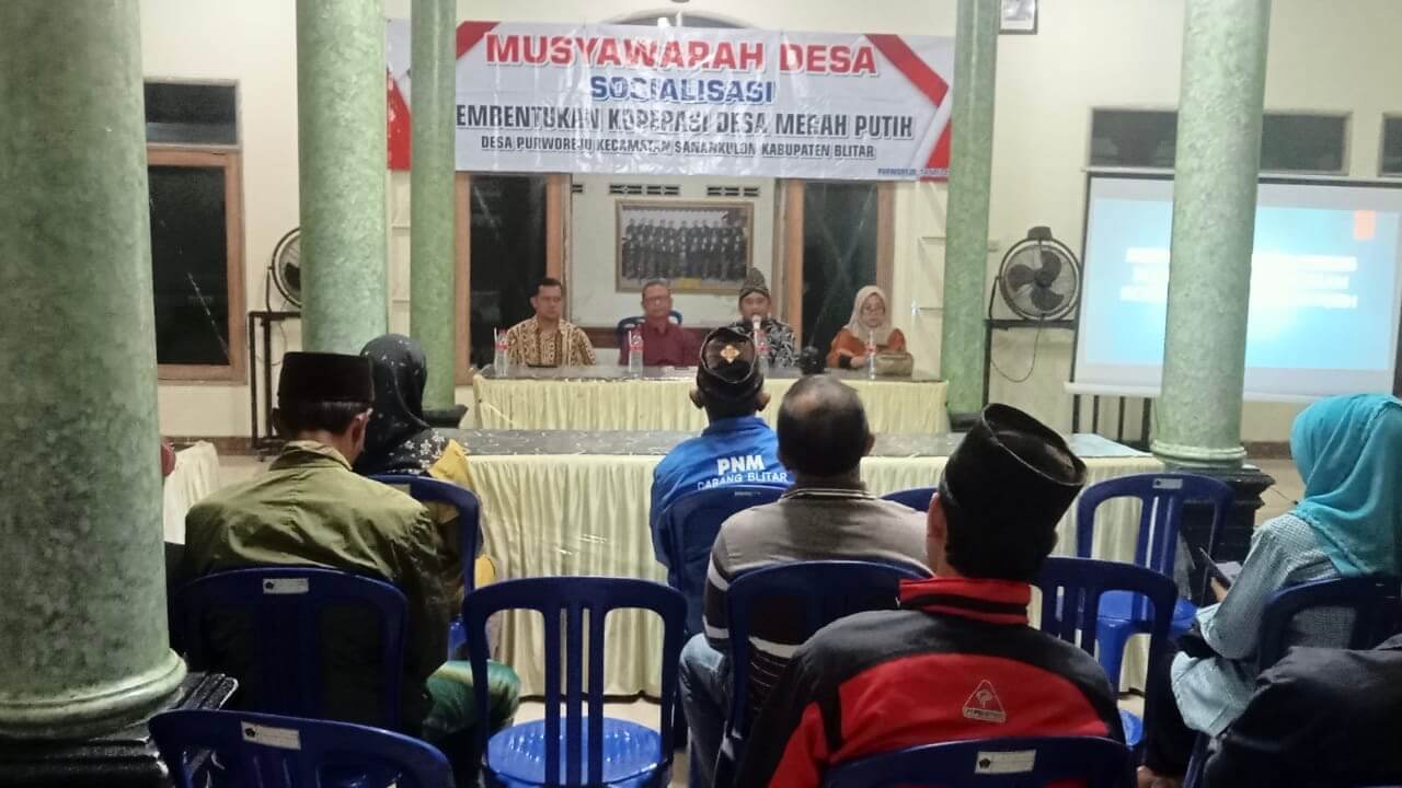 Warga antusias dengan adanya pembentukan koperasi Merah Putih. Namun berharap, yang dipilih harus amanah. (Foto: Achmad Zunaidi/serayunusantara.com)