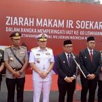 Gubernur Lemhanas RI, Dr. H. TB. Ace Hasan Syadzily, melaksanakan ziarah ke Makam Bung Karno (MBK) di Kota Blitar, Jawa Timur, Jumat (16/5/2025).
