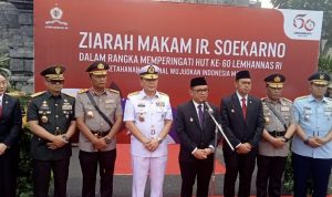 Gubernur Lemhanas RI, Dr. H. TB. Ace Hasan Syadzily, melaksanakan ziarah ke Makam Bung Karno (MBK) di Kota Blitar, Jawa Timur, Jumat (16/5/2025).