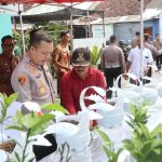 Kapolres Tulungagung AKBP Muhammad Taat Resdi melakukan asistensi dan pemantauan terhadap program P2B di Desa Winong, Kecamatan Kedungwaru