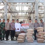 WhatsApp Image 2025-05-02 at 11.09.09 (1) (1) Kapolres Kediri Kota memberikan bantuan material sebanyak 50 sak semen untuk pembangunan Masjid Baitul Makmur di Dusun Kemiri, Desa Kedungsari, Kecamatan Tarokan, Kabupaten Kediri.