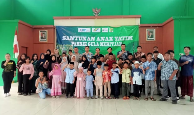 Bhabinkamtibmas Kelurahan Dermo, Polsek Mojoroto, bersama unsur tiga pilar dan manajemen PG Mrican mengadakan acara santunan untuk anak yatim piatu.