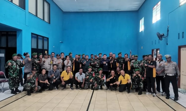 Tiga pilar Kecamatan Mojoroto, Kota Kediri, mengadakan Apel Sinergitas di halaman Kantor Kelurahan Bandar Kidul.