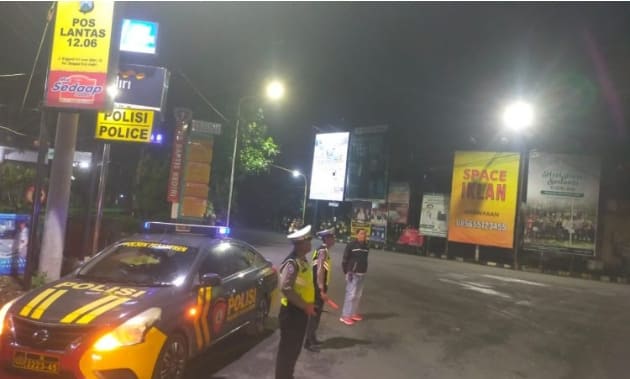 Polsek Pesantren, Polres Kediri Kota, menggencarkan patroli malam dengan Blue Light Patrol.