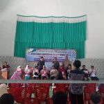 Bhabinkamtibmas Desa Bobang, Aiptu Rony Harahap, dari Polsek Semen, Polres Kediri Kota, turun langsung mengawal proses penyaluran BLT-DD.