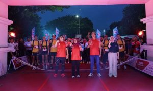 Event lari bergengsi Kediri Half Marathon (KHM) 2025 di kawasan Simpang Lima Gumul, Kabupaten Kediri.