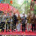 Wakil Bupati Kediri, Dewi Mariya Ulfa membuka Pameran Kuno Kini Fest 2025 di kawasan Simpang Lima Gumul.