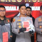 Kapolres Ngawi, AKBP Charles Pandapotan Tampubolon saat konferensi pers di Mapolres Ngawi. (Foto: Polres Ngawi)