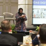 Kadiskominfo Jatim, Sherlita saat menyampaikan sambutannya dalam kegiatan Lokakarya Edukasi: Menuju Sekolah Berbasis Digital dengan Google', di Surabaya.