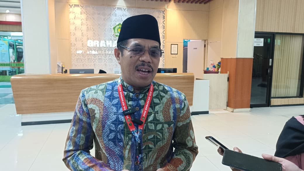 1000118225 (1) Sekretaris PPIH Debarkasi Surabaya, Sugiyo.