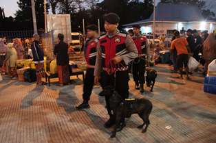 Ditresnarkoba Polda Jawa Timur bersama Polres Sumenep menggelar operasi gabungan di Pelabuhan Kalianget, Kabupaten Sumenep.
