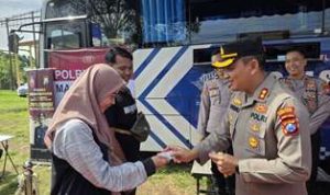 Penyerahan SIM oleh Polres Probolinggo.