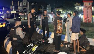 Polres Jember Polda Jawa Timur menggencarkan patroli melalui Kegiatan Rutin yang Ditingkatkan (KRYD).