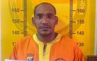 Pelaku yang diamankan Polres Lamongan.
