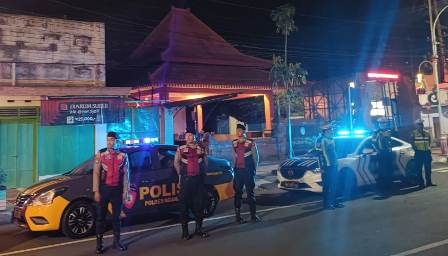 Polres Nganjuk Polda Jatim mengintensifkan patroli SREG (Stop, Riksa, Edukasi, dan Geledah). (Foto: Polres Nganjuk)