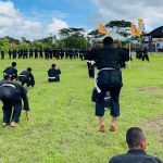 Tes pendadaran pendekar PSHT Blitar di BUMDes Kresi, Desa Karangsono, Kabupaten Blitar, tampak penuh semangat dan disiplin pada Minggu pagi (1/6/2025).  (Foto: Achmad Zunaidi/serayunusantara.com)