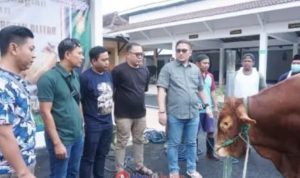 Kurban di Halaman Kantor Kejari Kabupaten Blitar, Ahad, 8 Juni 2025.
