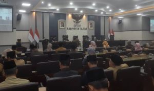 Rapat paripurna di Graha Paripurna DPRD Kabupaten Blitar pada Senin, 16 Juni 2025.