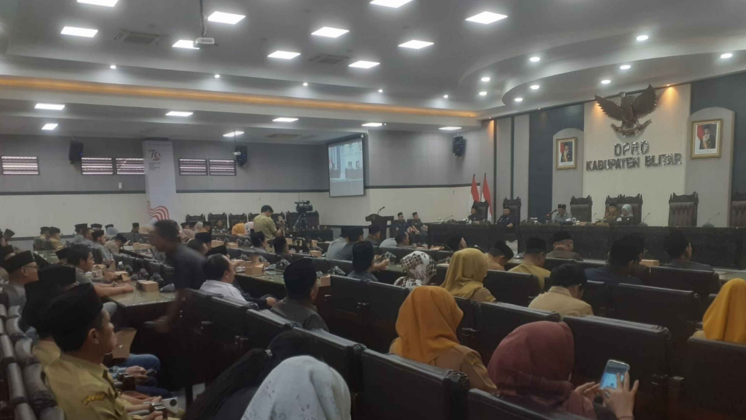 Rapat paripurna DPRD Kabupaten Blitar, Rabu, 18 Juni 2025.