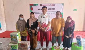 Penyaluran bantuan PKH plus oleh Wali Kota Blitar, Syauqul Muhibbin, di halaman Kantor Dinas Sosial Kota Blitar, pada Senin (23/06/2025).