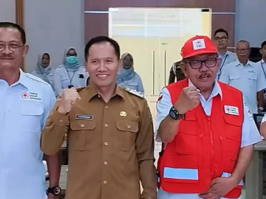 Ketua Palang Merah Indonesia (PMI) Provinsi Jawa Timur, Imam Utomo, melakukan kunjungan kerja ke PMI Kabupaten Tulungagung. Ia disambut oleh Pelaksana Tugas (Plt.) Ketua PMI Tulungagung, Sutadji, serta Dewan Kehormatan PMI setempat, Ahmad Baharudin.