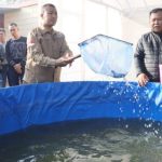 Kapolres Kediri Kota, AKBP Bramastyo Priaji, memimpin panen ikan lele dan tanaman hortikultura. (Foto: Polres Kediri Kota)