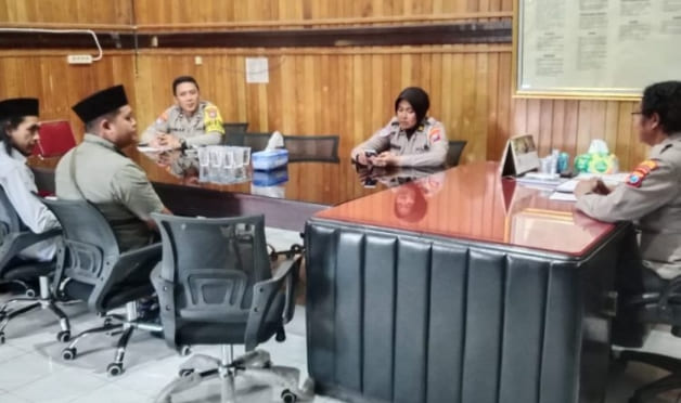 Polres Kediri Kota bersama Polsek Mojoroto mengadakan rapat koordinasi dengan Ponpes Kedunglo Wahidiyah.