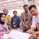 Plt. Gubernur Jatim, Emil Elestianto Dardak, saat Sidak Pelaksanaan SPMB SMAN 5 Surabaya.